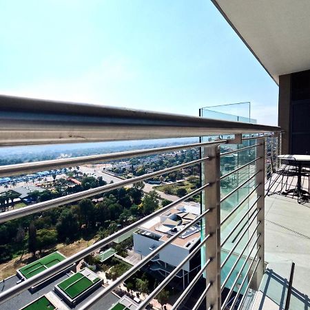 Menlyn Maine Apartments Pretoria Luaran gambar