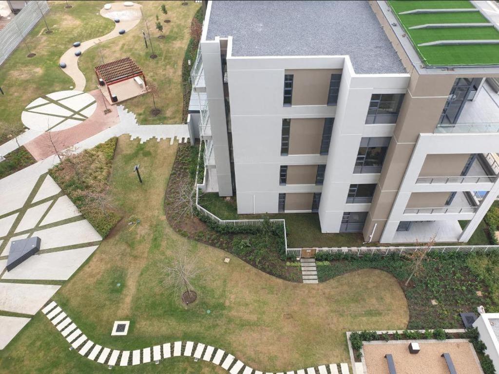 Menlyn Maine Apartments Pretoria Luaran gambar