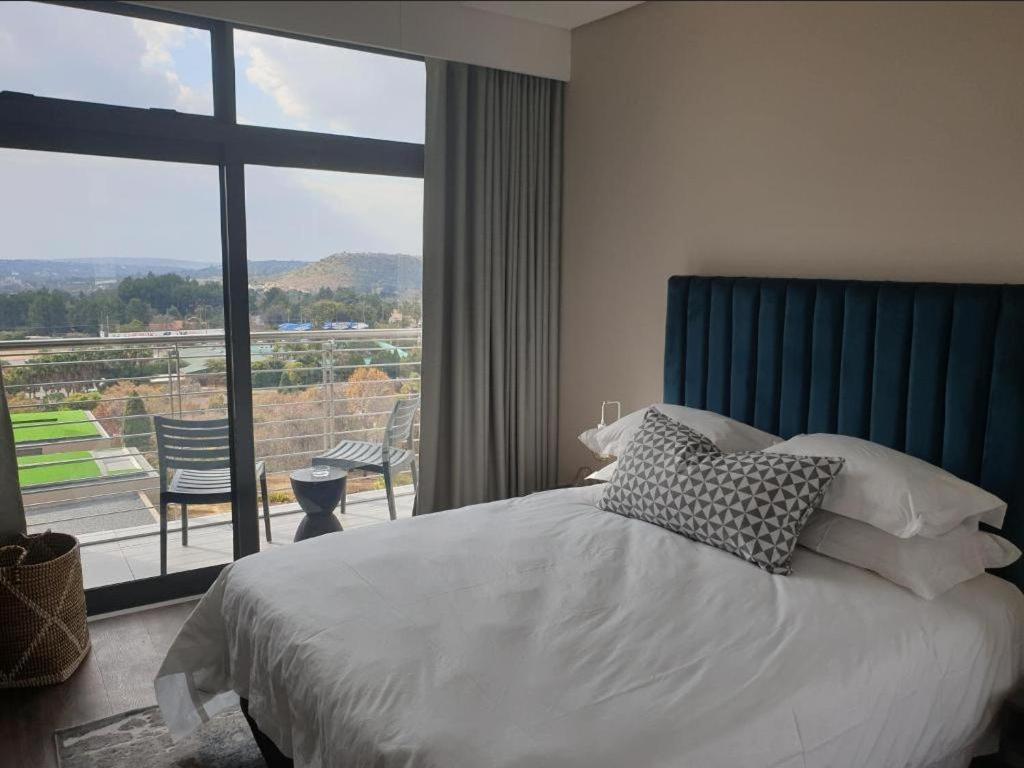 Menlyn Maine Apartments Pretoria Luaran gambar