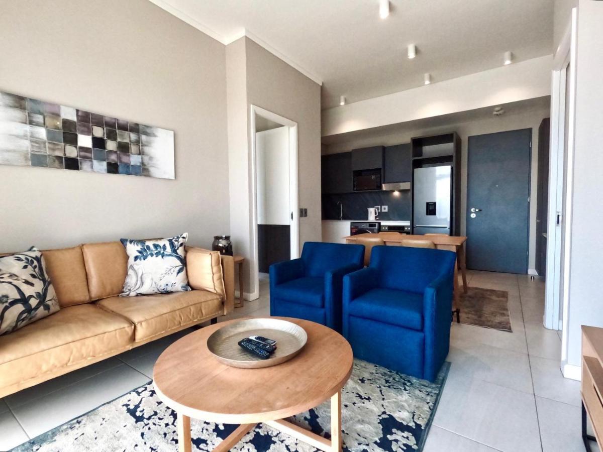 Menlyn Maine Apartments Pretoria Luaran gambar