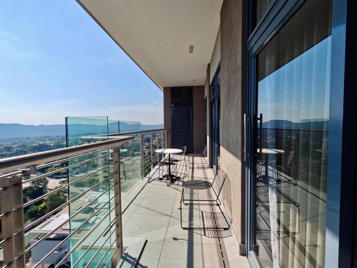 Menlyn Maine Apartments Pretoria Luaran gambar