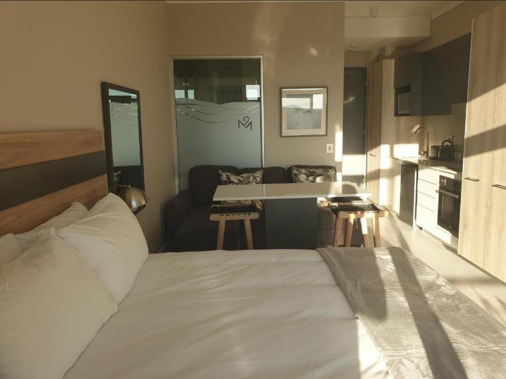 Menlyn Maine Apartments Pretoria Luaran gambar