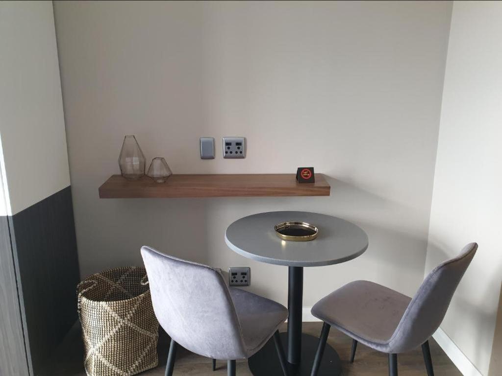 Menlyn Maine Apartments Pretoria Luaran gambar
