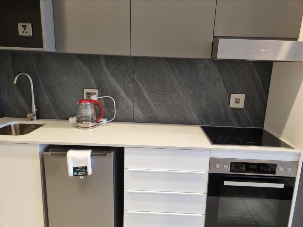 Menlyn Maine Apartments Pretoria Luaran gambar
