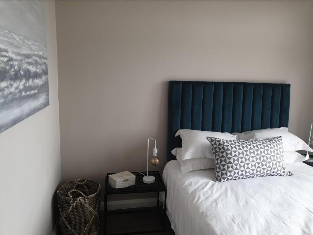 Menlyn Maine Apartments Pretoria Luaran gambar