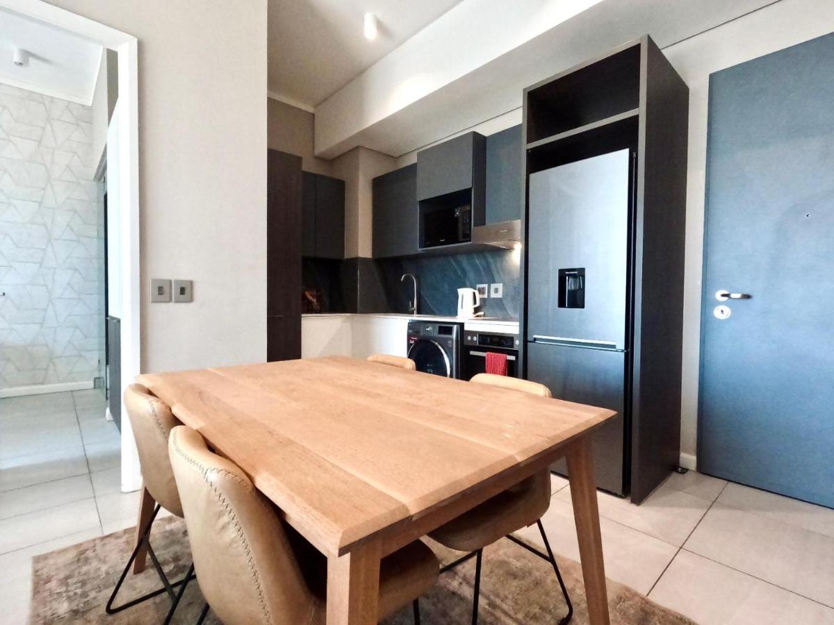Menlyn Maine Apartments Pretoria Luaran gambar