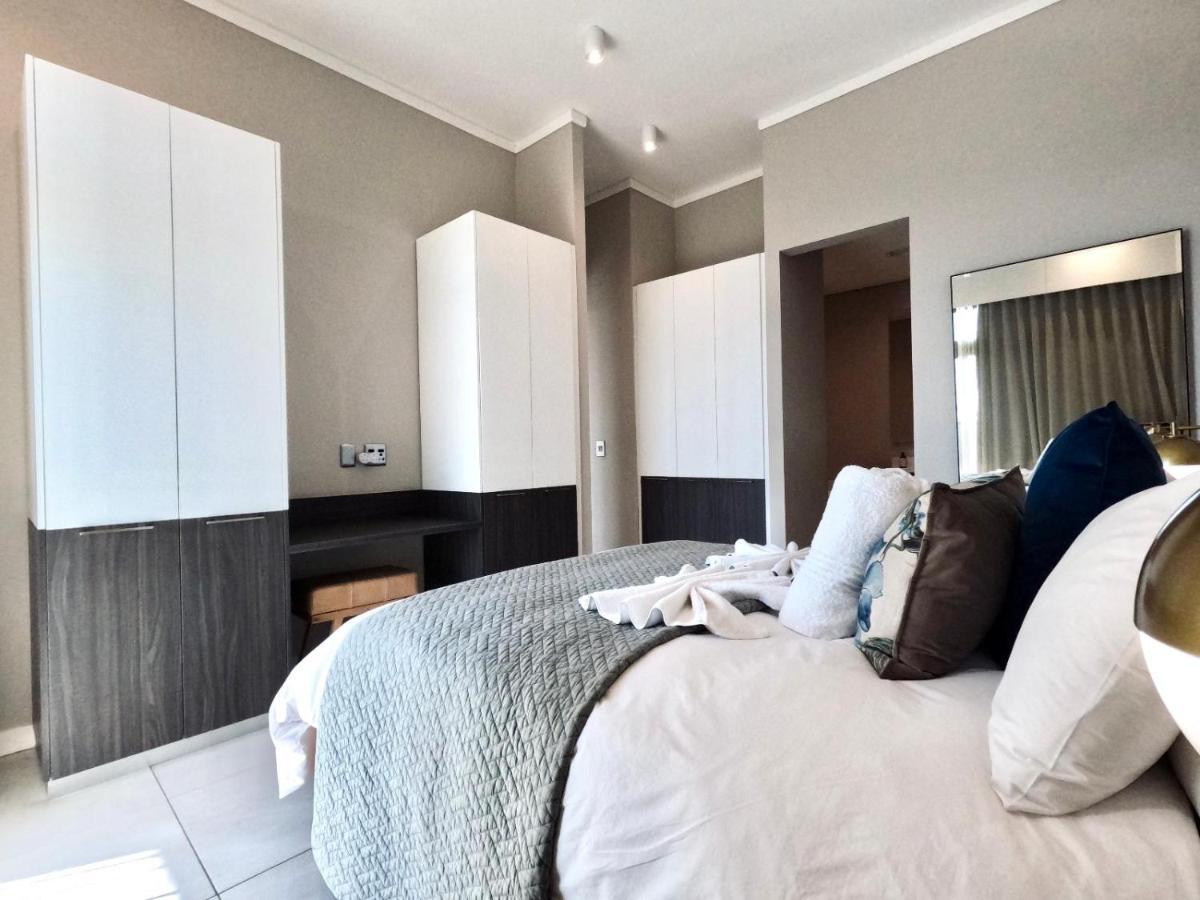 Menlyn Maine Apartments Pretoria Luaran gambar