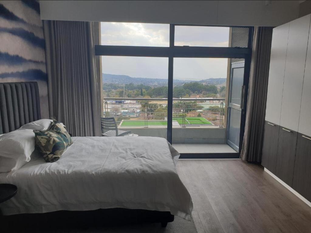 Menlyn Maine Apartments Pretoria Luaran gambar